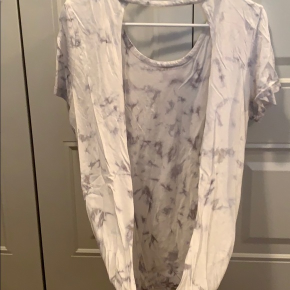 Open back t-shirt - Picture 3 of 3